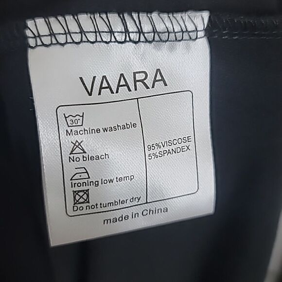 Vaara Full Coverage Long Sleeve Maxi Dress - Picture 9 of 10